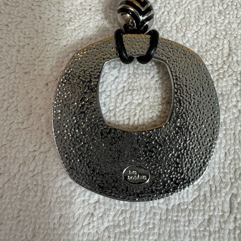 K530 Black & Silver Tone “Vibe” Necklace, With Box NEW! - Picture 10 of 11